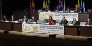 Panel de discusión en la XXIX Conferencia Iberoamericana de Ministros y Empresarios de Turismo