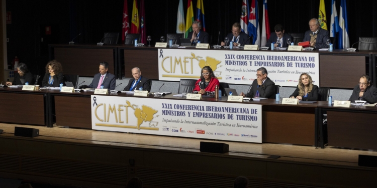 Panel de discusión en la XXIX Conferencia Iberoamericana de Ministros y Empresarios de Turismo