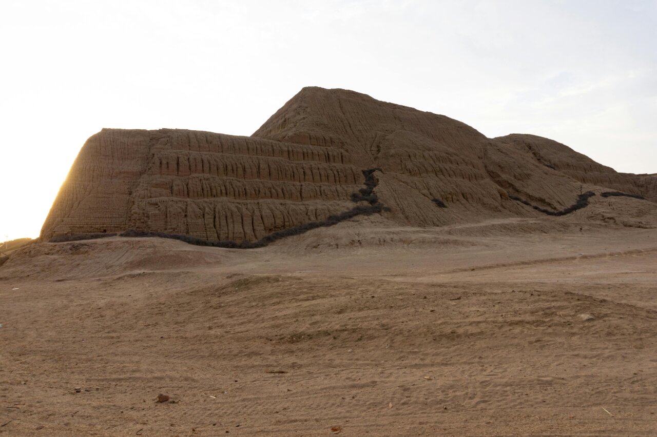 Vista de las Huacas de San Marcos en Lima, Perú