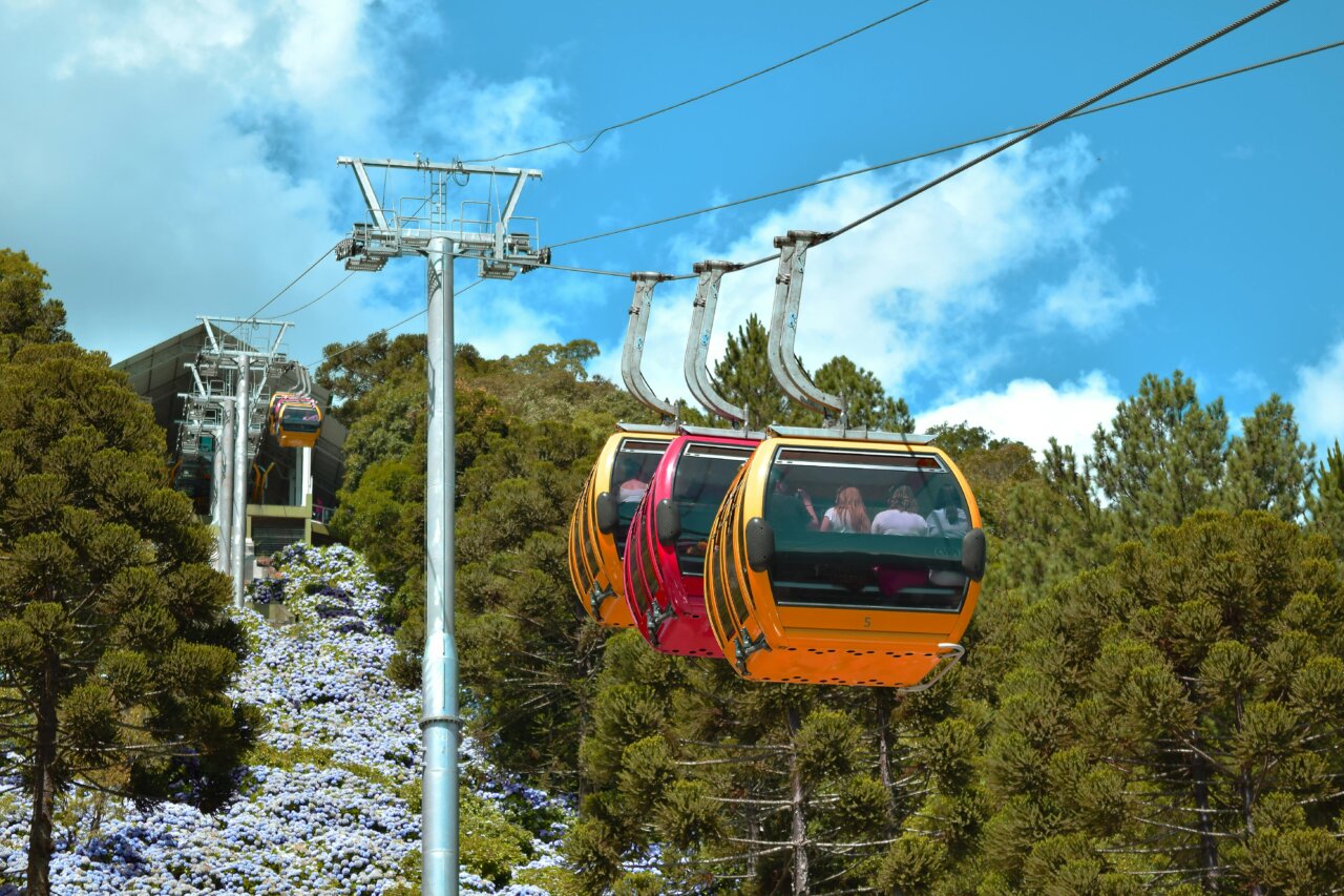 Teleférico en Amapala con vistas al paisaje natural