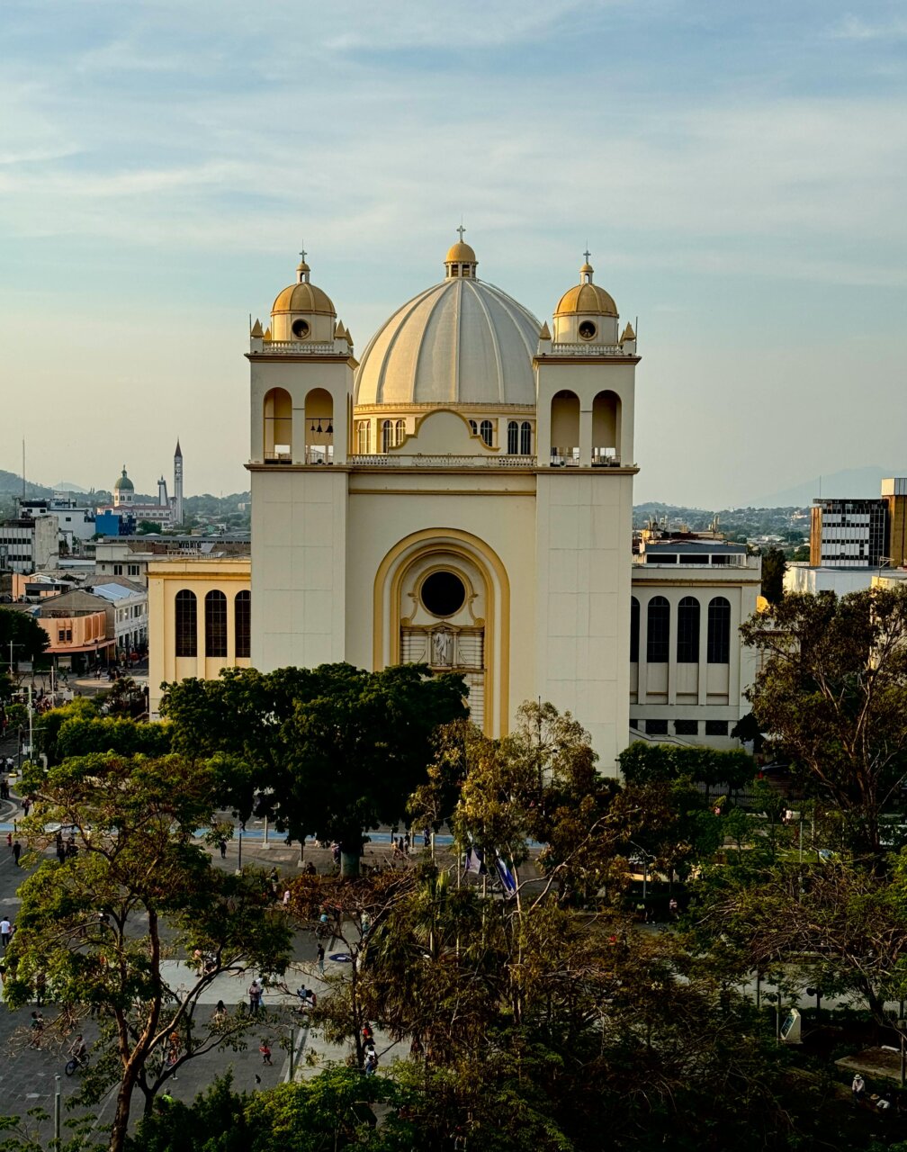 Vista de un edificio emblemático relacionado con el turismo en Centroamérica